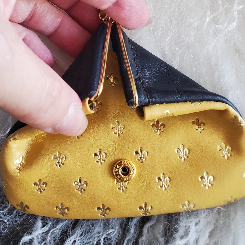 Made in Italy Firenze-Black & Gold,Genuine Leather Tassle, Unique Snap Closure - Picture 3 of 8